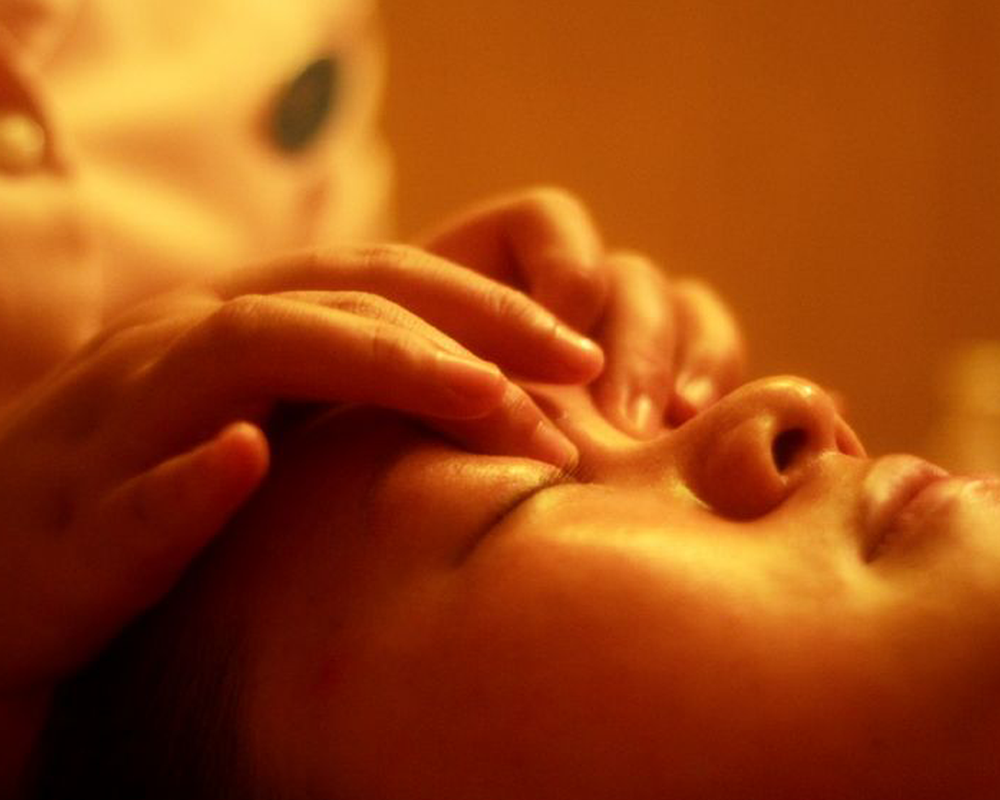SHIATSU VISAGE ET CRÂNE